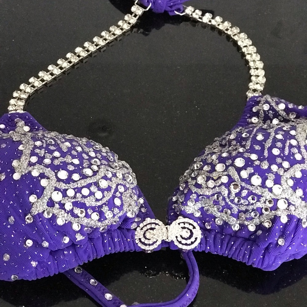 Competition figure suit!